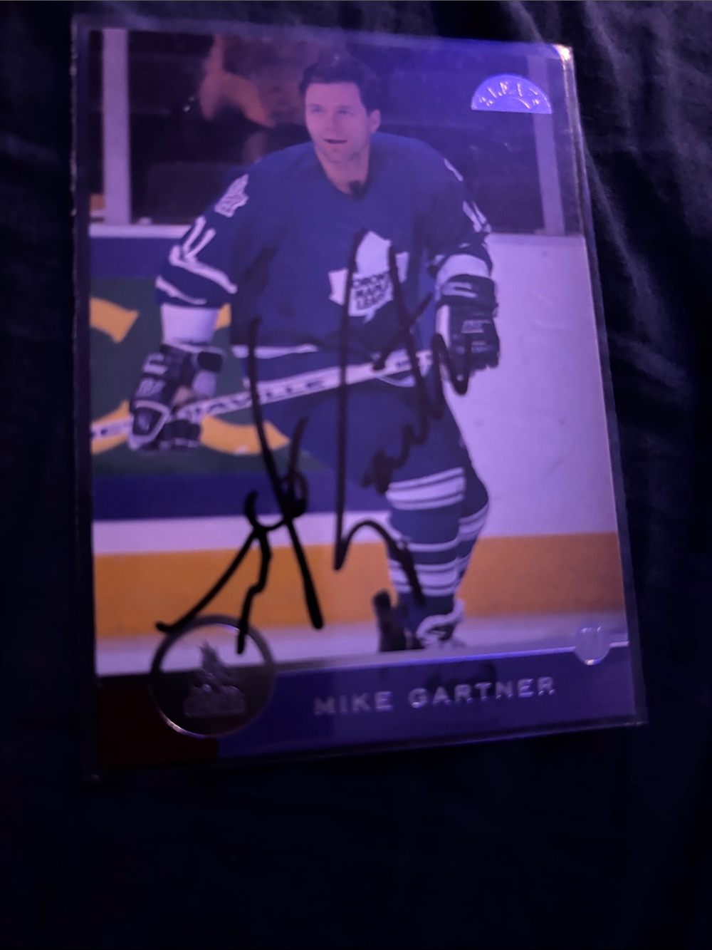 1994-95 Pinnacle #31 Mike Gartner autographed trading card
